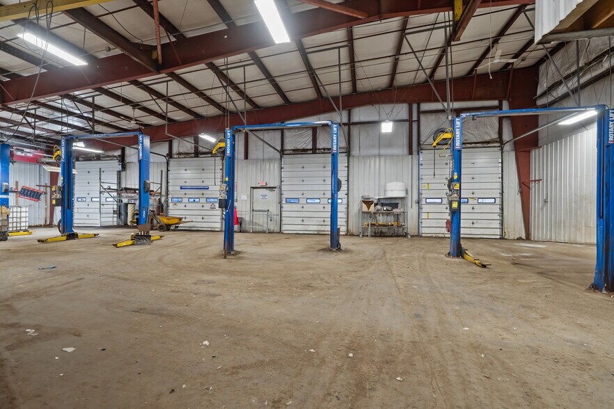 More Photos Of 8574 Brewerton Rd, Cicero Auto Salvage Facility For Lease