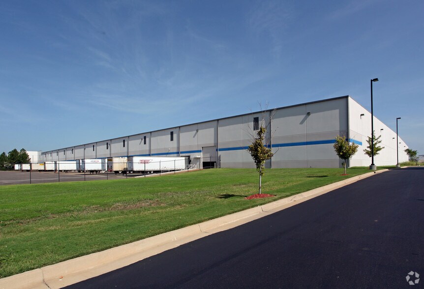 More Photos Of 262 Marathon Way, Southaven Warehouse For Lease