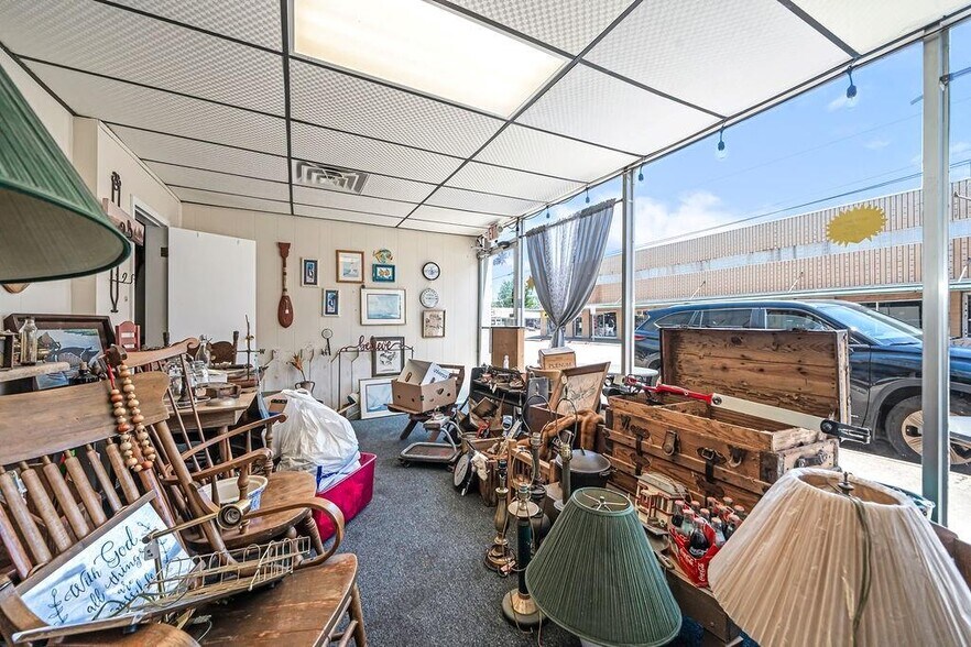 More Photos Of 111 N 3rd St, Ozark General Retail For Sale