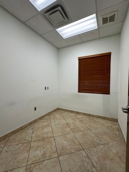 More Photos Of 6000 Turkey Lake Rd, Orlando Medical For Lease