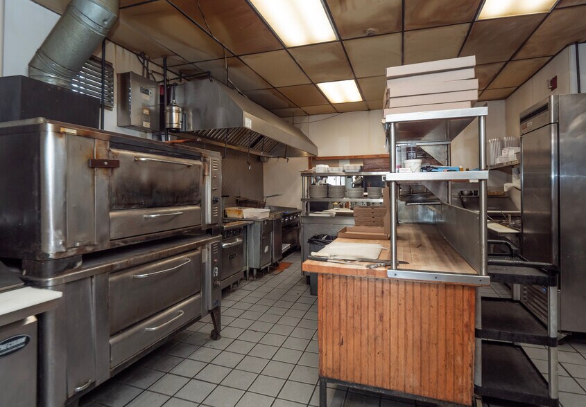 More Photos Of 250 S County Trl, Exeter Freestanding For Sale