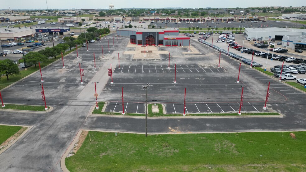 More Photos Of 1902 E Central Texas Expy, Killeen Auto Dealership For Lease