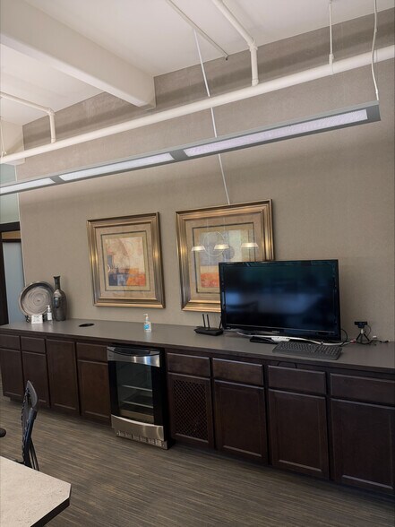 More Photos Of 1002 39th Ave SW, Puyallup Office For Lease