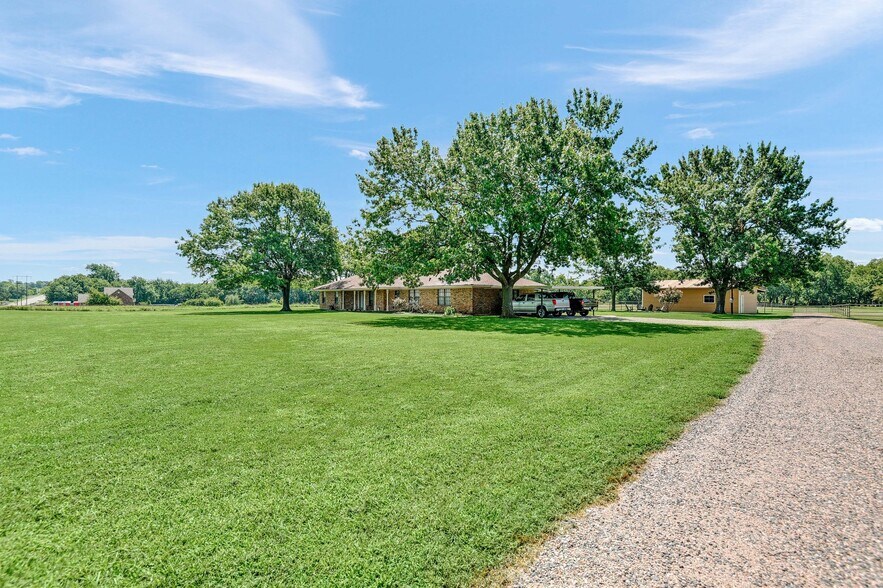 More Photos Of 27160 State Highway 56, Whitesboro Land For Sale