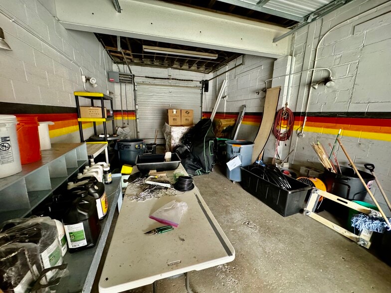 More Photos Of 2085 Clinton St, West Seneca Auto Repair For Sale