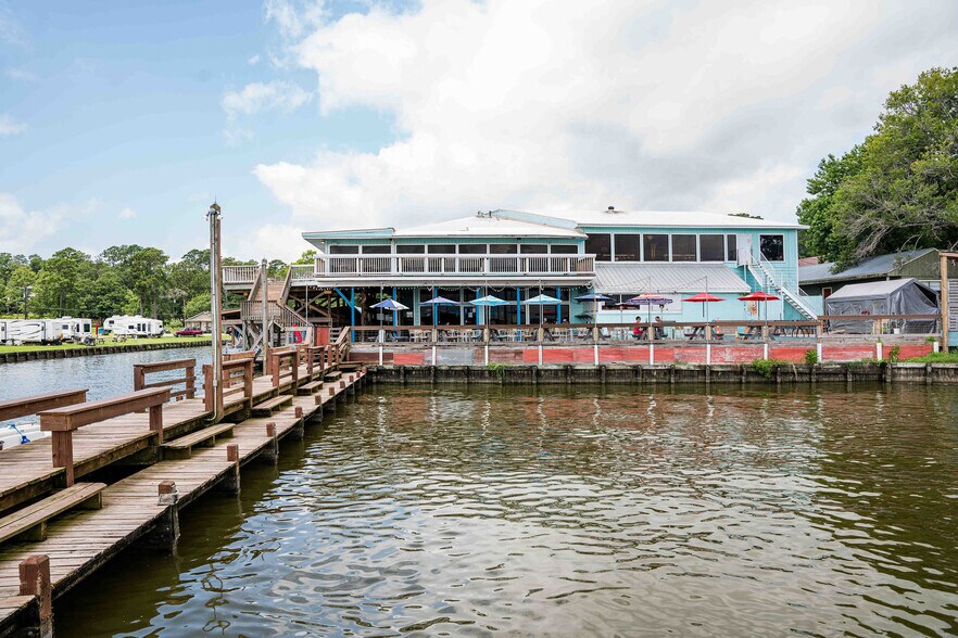 Primary Photo Of 371 Navaho Trl, Onalaska Restaurant For Lease