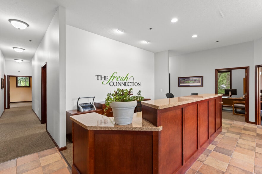 More Photos Of 9340 Hennepin Town Rd, Eden Prairie Office For Sale