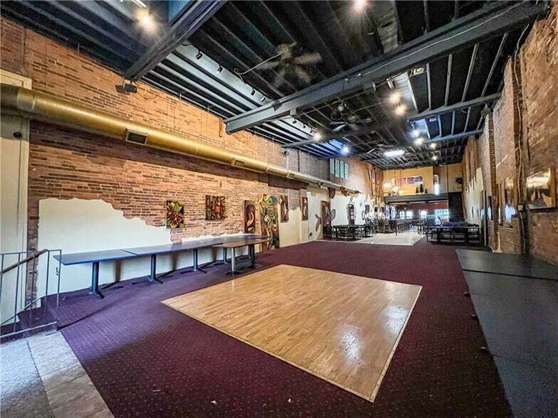 More Photos Of 118 N Main St, Butler Restaurant For Sale