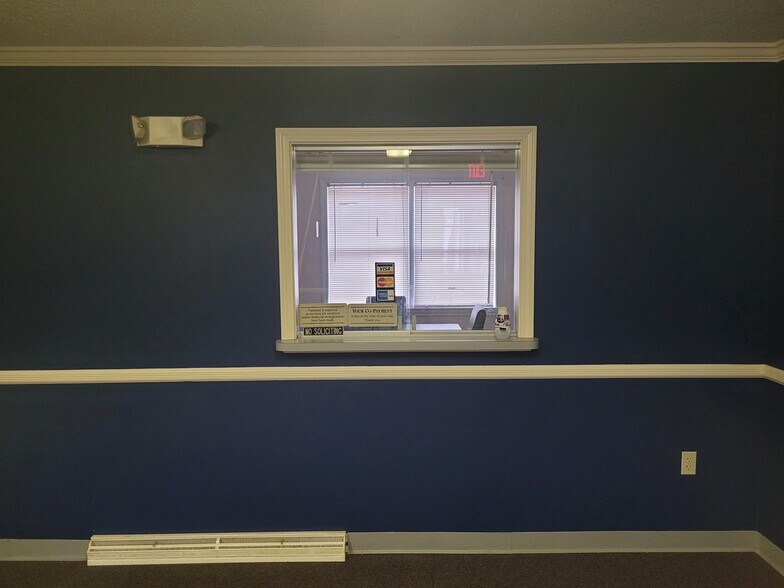 More Photos Of 180 Poquonock Ave, Windsor Medical For Lease