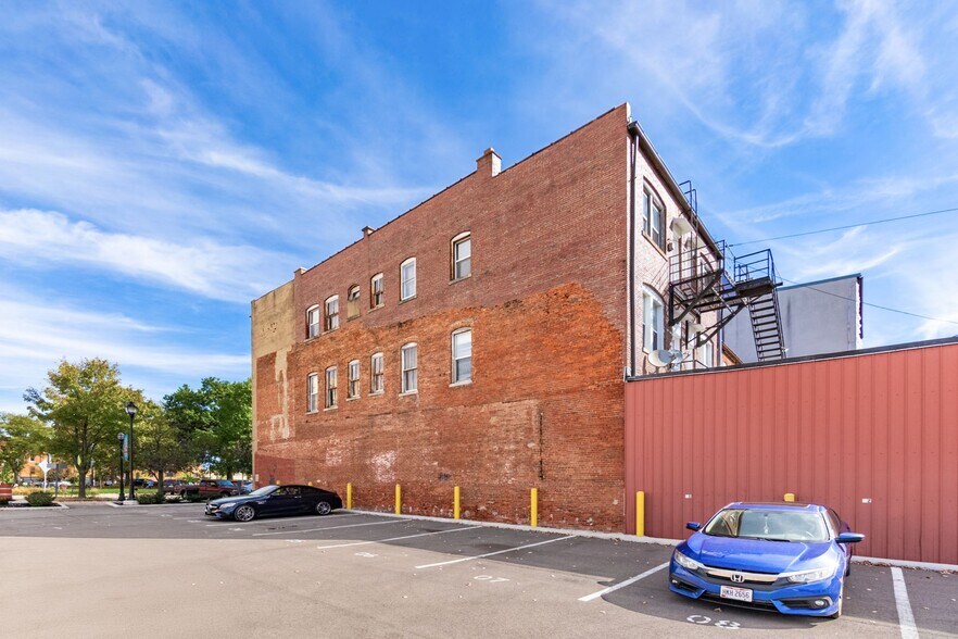 More Photos Of 10 S Park St, Mansfield Storefront Retail Residential For Sale