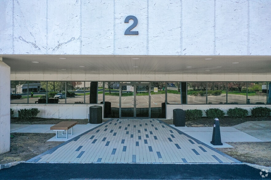 More Photos Of 2 Park Way, Upper Saddle River Office For Lease