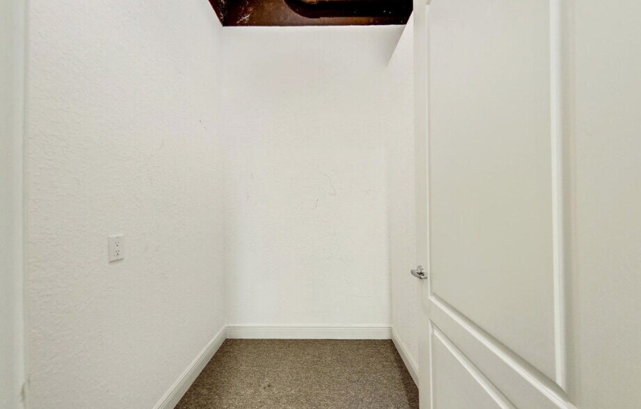 More Photos Of 123 Magnolia Ave, Daytona Beach Apartments For Lease