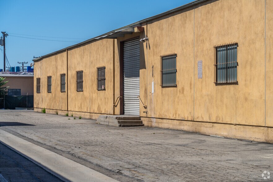 More Photos Of 1703-1711 Potrero Ave, South El Monte Showroom For Lease