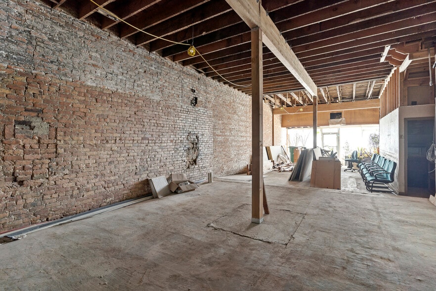 More Photos Of 2208-2212 S Washington blvd, Ogden Storefront Retail Office For Sale