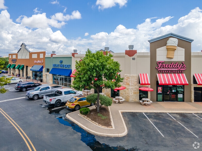 More Photos Of 255-1 E Basse Rd, San Antonio Unknown For Lease