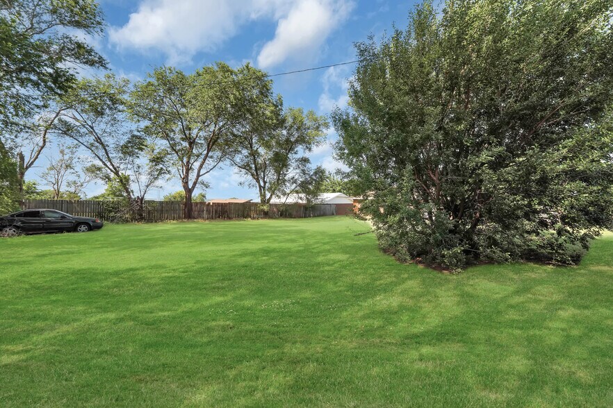 More Photos Of 418 N Electra St, Sayre Apartments For Sale