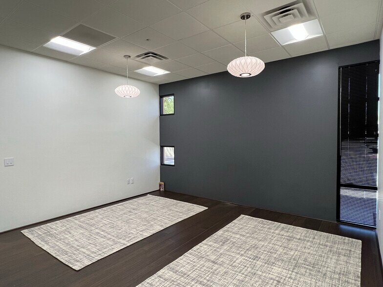More Photos Of 8165 E Indian Bend Rd, Scottsdale Medical For Lease