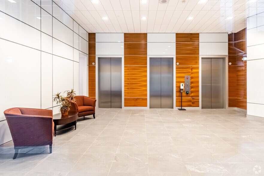 More Photos Of 5 Ppg Pl, Pittsburgh Office For Lease