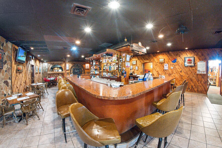 More Photos Of 10 E Hitt St, Mount Morris Restaurant For Sale