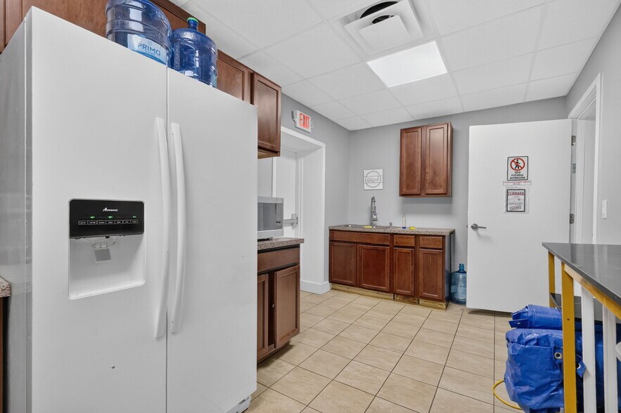 More Photos Of 3319 13th St, Saint Cloud Warehouse For Sale