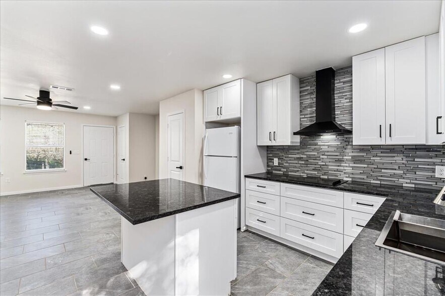 More Photos Of 2505 Pace Bend Rd S, Spicewood Industrial For Sale