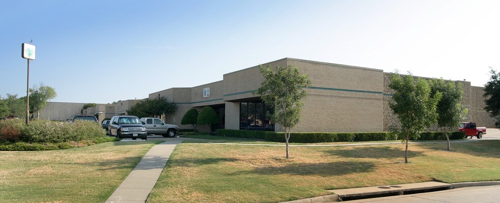 More Photos Of 14444 Beltwood Pky W, Farmers Branch Light Manufacturing For Lease