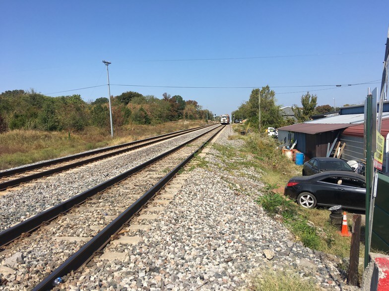 More Photos Of 1268 S Lowry St, Smyrna Auto Repair For Sale