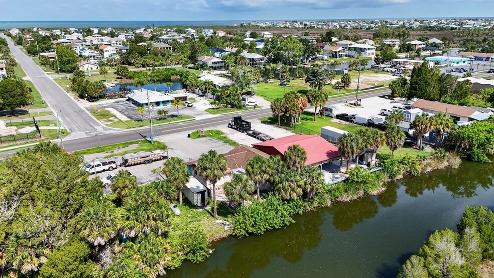More Photos Of 3306 Shoal Line Blvd, Spring Hill Restaurant For Sale