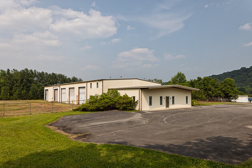 Primary Photo Of 101 Regional Park Dr, Kingsport Industrial For Sale