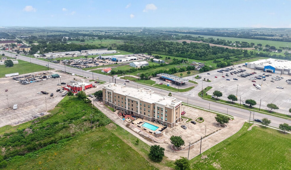 More Photos Of 4617 7th St, Bay City Hotel For Sale