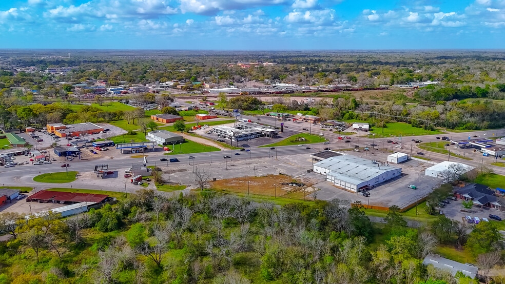 More Photos Of 110 E Highway 6, Alvin Hotel For Sale