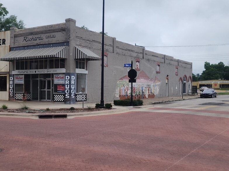 Primary Photo Of 324 E Main St, Shawnee Storefront For Sale