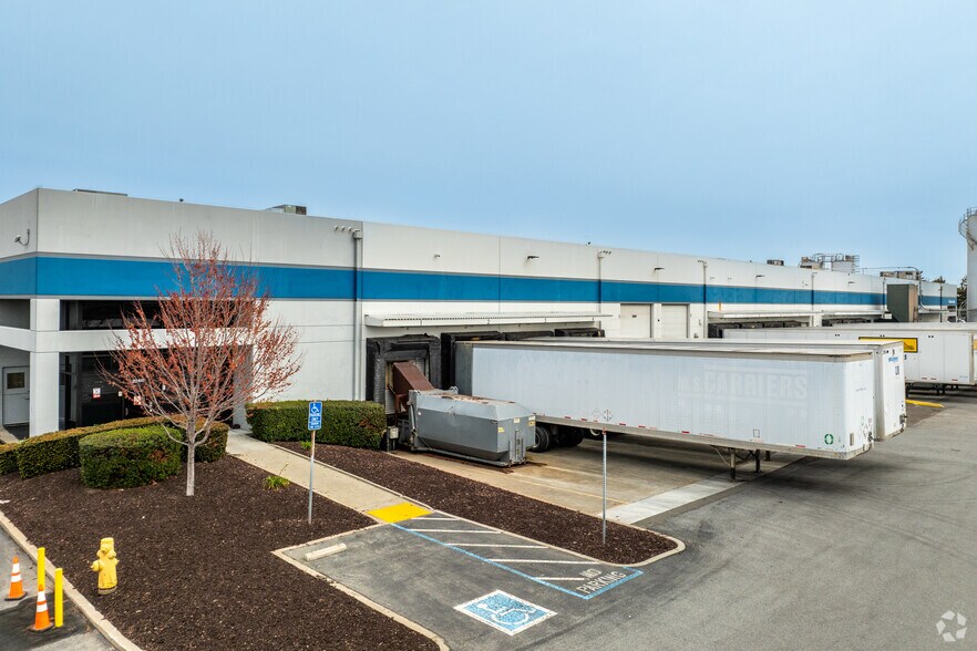 More Photos Of 23411-23447 Cabot Blvd, Hayward Warehouse For Lease