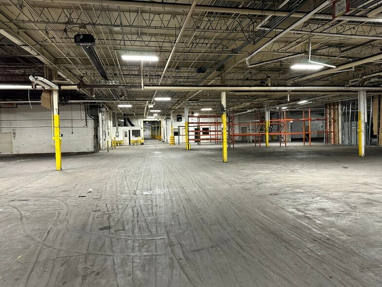 More Photos Of 1800 Churchman Ave, Indianapolis Manufacturing For Lease