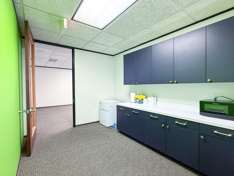 More Photos Of 2901 Wilcrest Dr, Houston Office For Lease