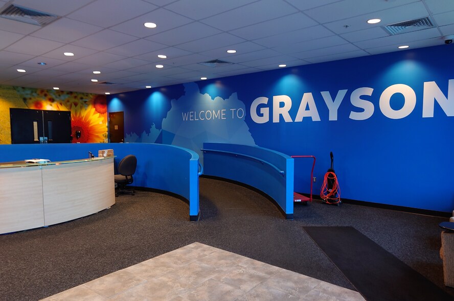 More Photos Of 826 Eastpark Dr, Grayson Telecom Hotel Data Hosting For Sale