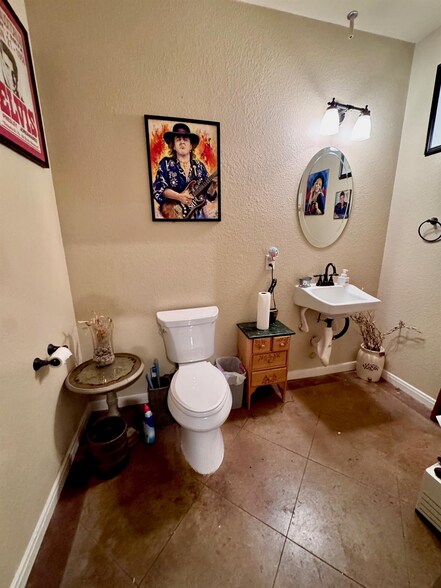 More Photos Of 312 Main St, Smithville Bank For Sale