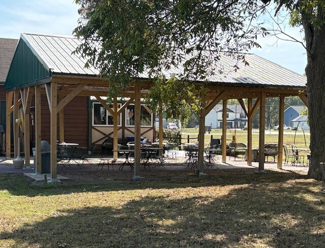 More Photos Of 1415 McKinley St, Mascoutah Restaurant For Sale