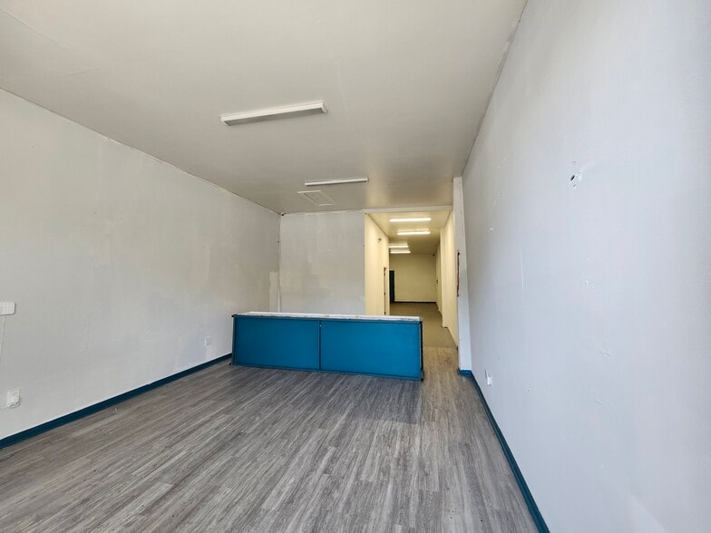 More Photos Of 10209 S Central Ave, Los Angeles Convenience Store For Sale