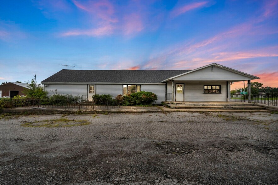 Primary Photo Of 40980 Butternut Park Ct, Elyria Specialty For Sale