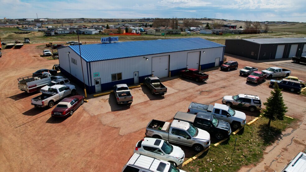 More Photos Of 1213 Elkhorn Dr, Wright Auto Repair For Sale