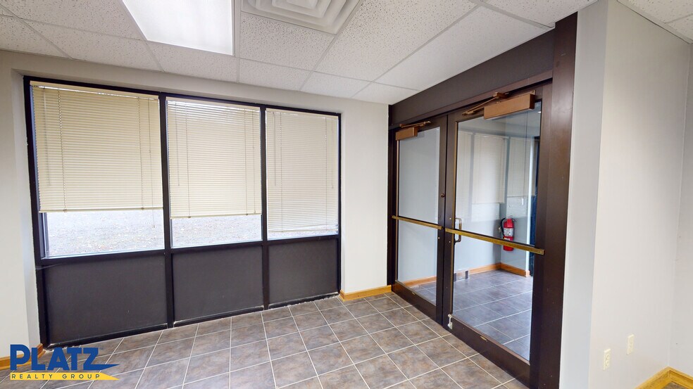 More Photos Of 170 Duquesne St, Columbiana Storefront Retail Office For Lease