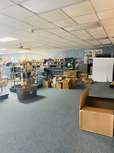 More Photos Of 721 Highway 5 N, Mountain Home Storefront For Sale