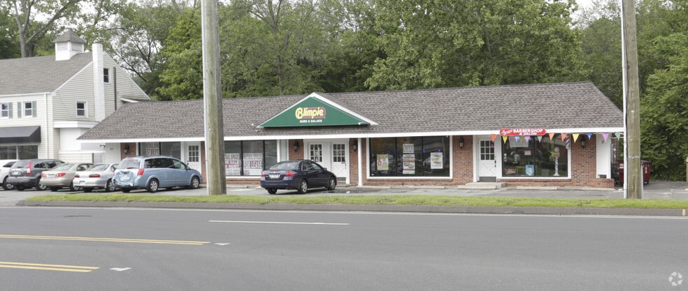 More Photos Of 17 Danbury Rd, Wilton Freestanding For Lease