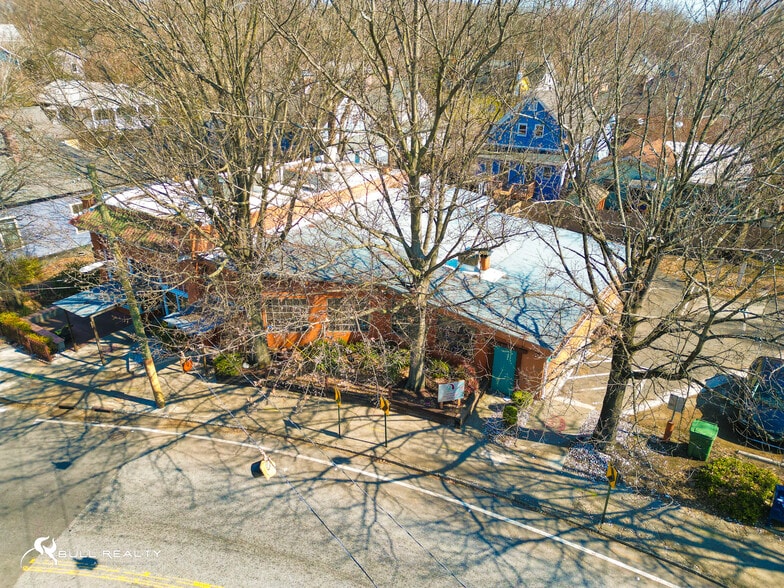 More Photos Of 242 SE Boulevard, Atlanta Restaurant For Sale