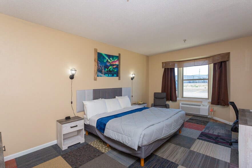 More Photos Of 2803 W 2nd St, Roswell Hotel For Sale