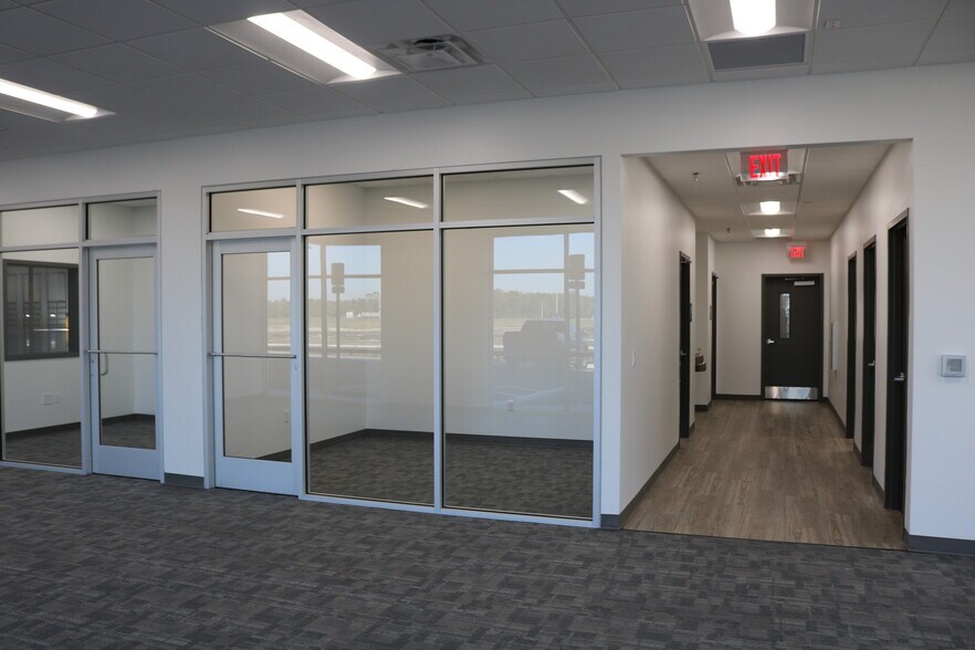 More Photos Of 0000 Eastport Rd, Jacksonville Unknown For Lease