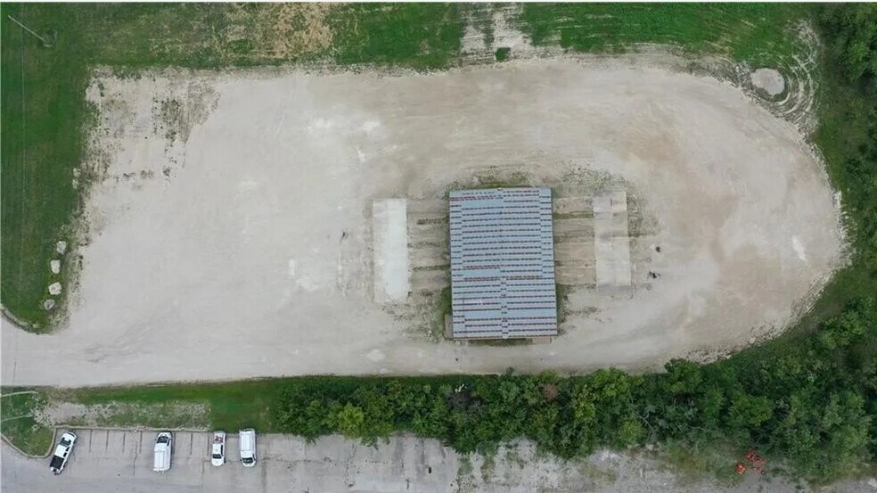 More Photos Of 501 Main, Gas Specialty For Sale