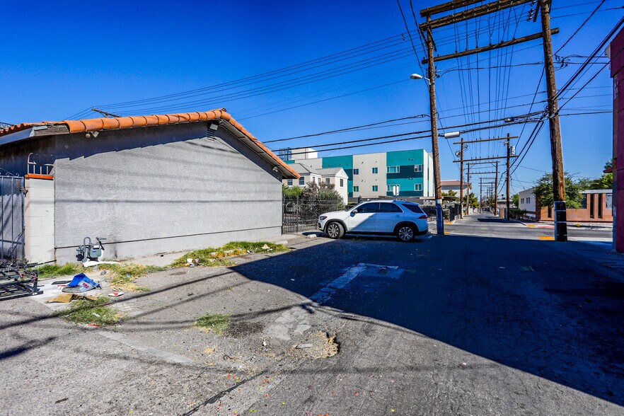 More Photos Of 703 S 10th St, Las Vegas Medical For Sale