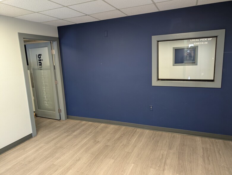 More Photos Of 4085 Pepperell Way, Dublin Distribution For Sale